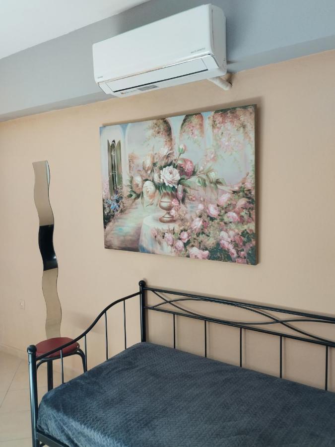 Cozy Apartment In Szaloniki Kültér fotó